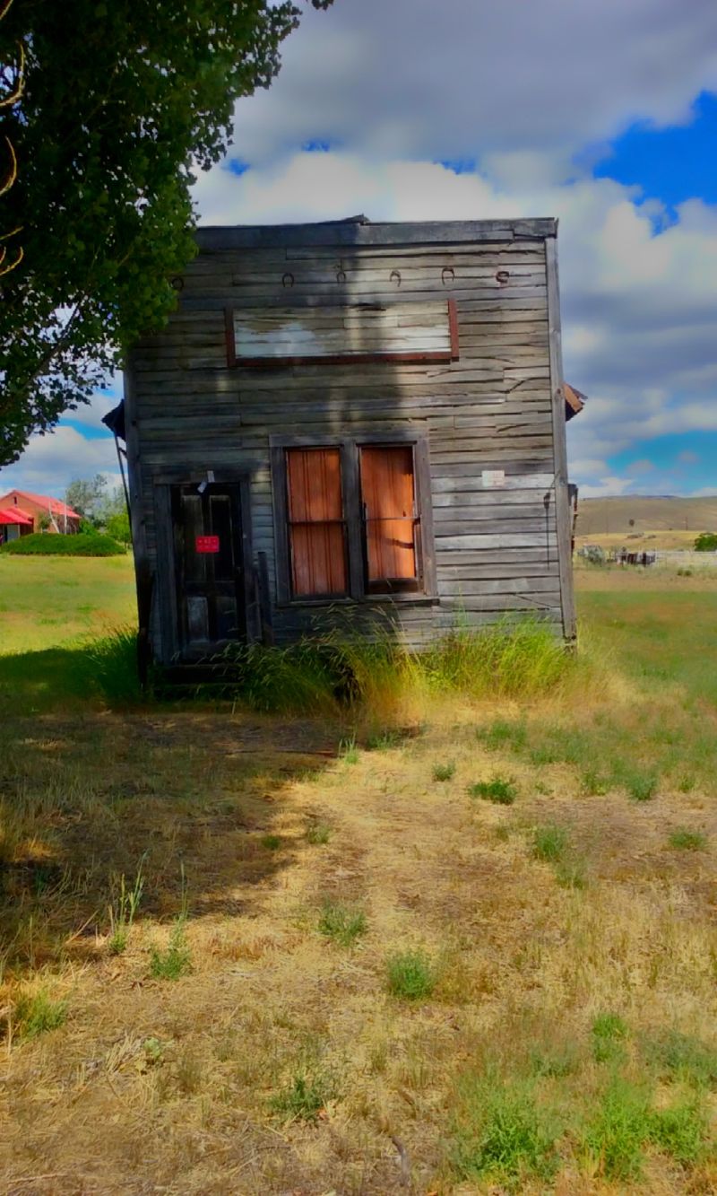 Antelope and Rajneeshpuram Remnants