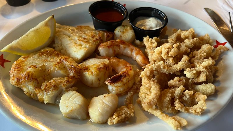 Golden Fried Clams That Define Coastal Comfort