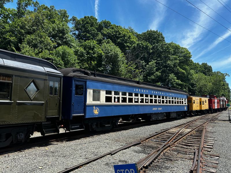 Convenient Sunday Hours and Seasonal Schedule