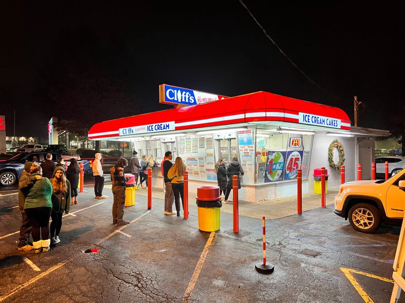 Fast, Friendly Service Even When Lines Are Long