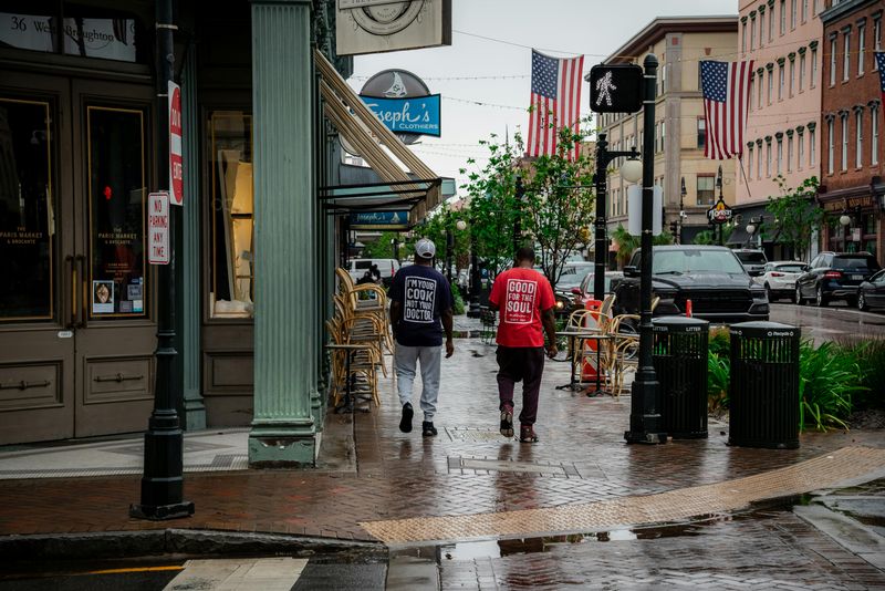 You Can Be Fined For Blocking Sidewalks In Historic Districts