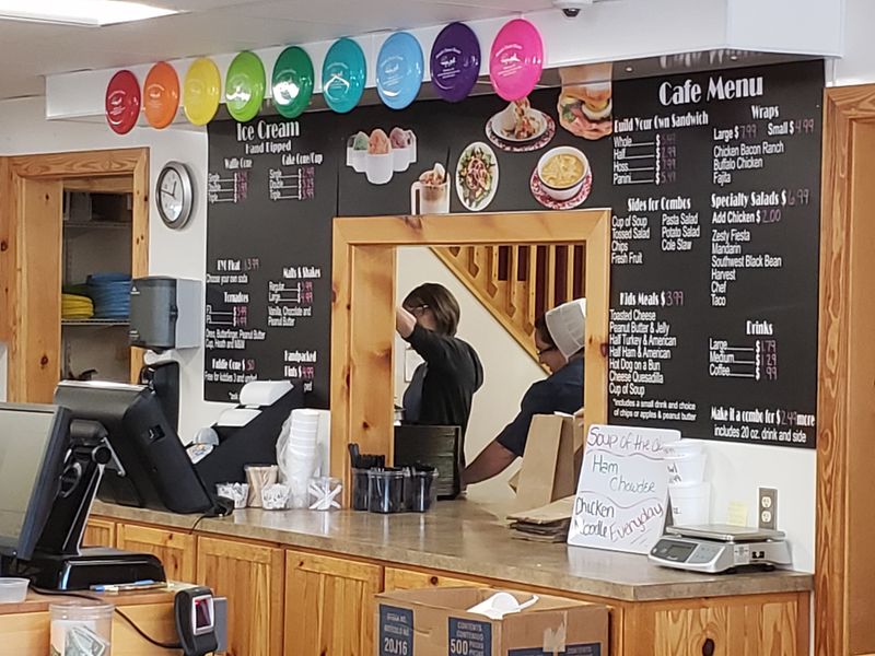 The Amish Cheese House, Chouteau