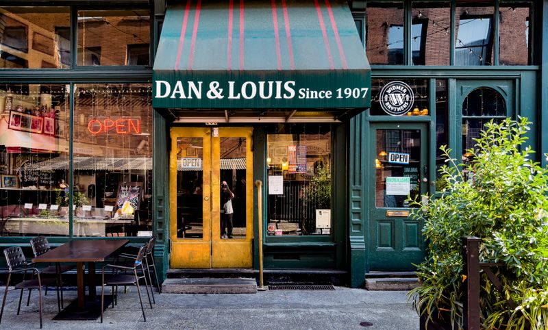 Dan & Louis Oyster Bar, Portland