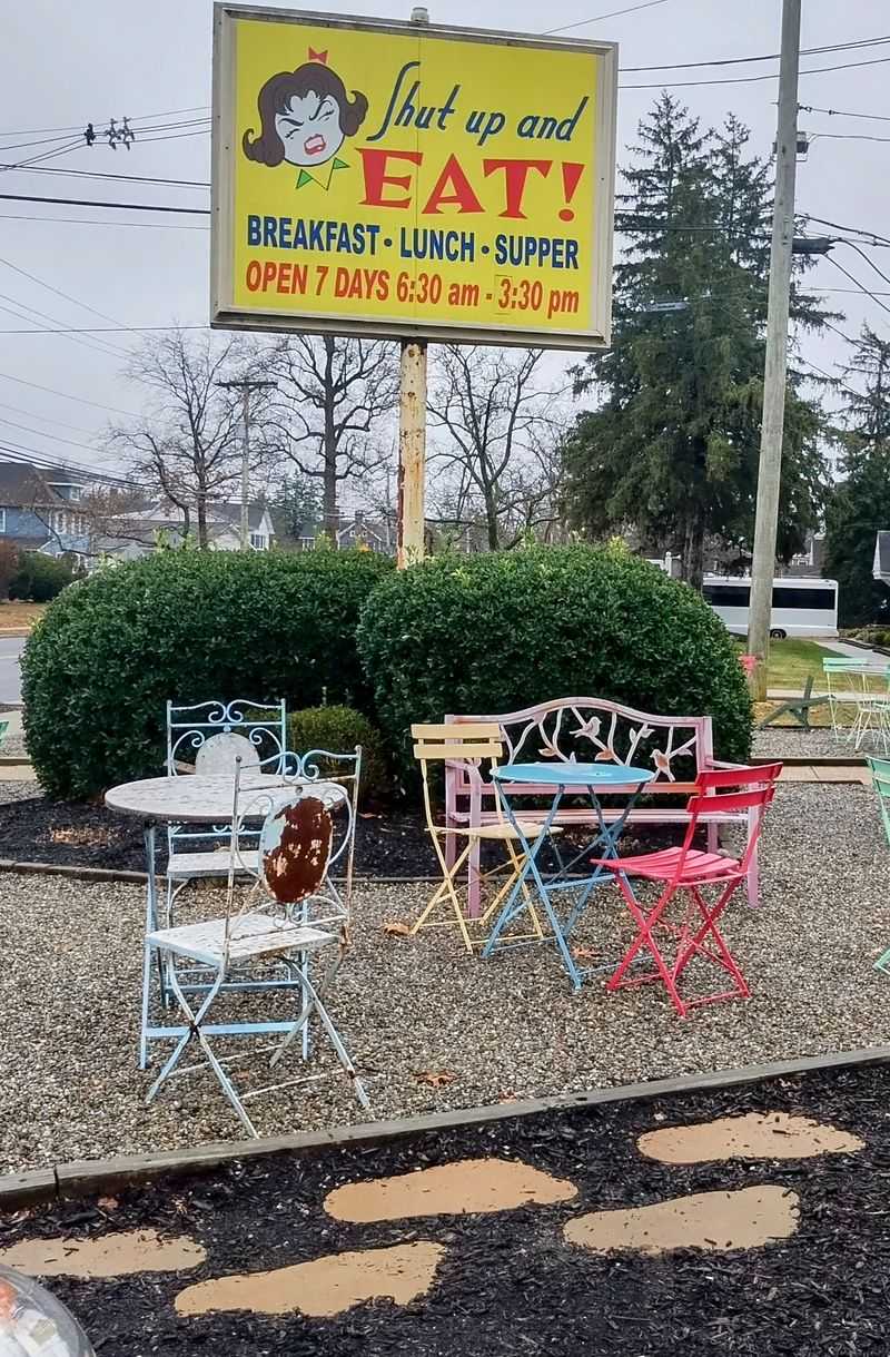 Cash-Only Policy Keeps Things Old-School