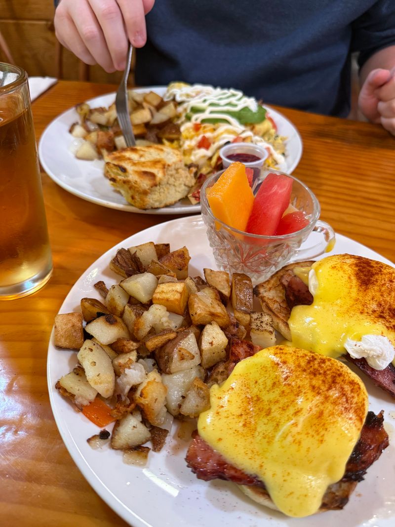 Fresh Blackberry Cobbler Worth the Trip Alone