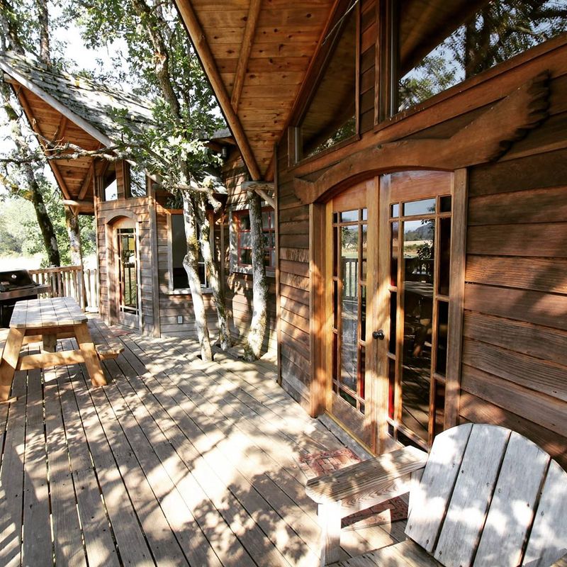 Glamping Experience with Rustic Charm and Modern Comforts