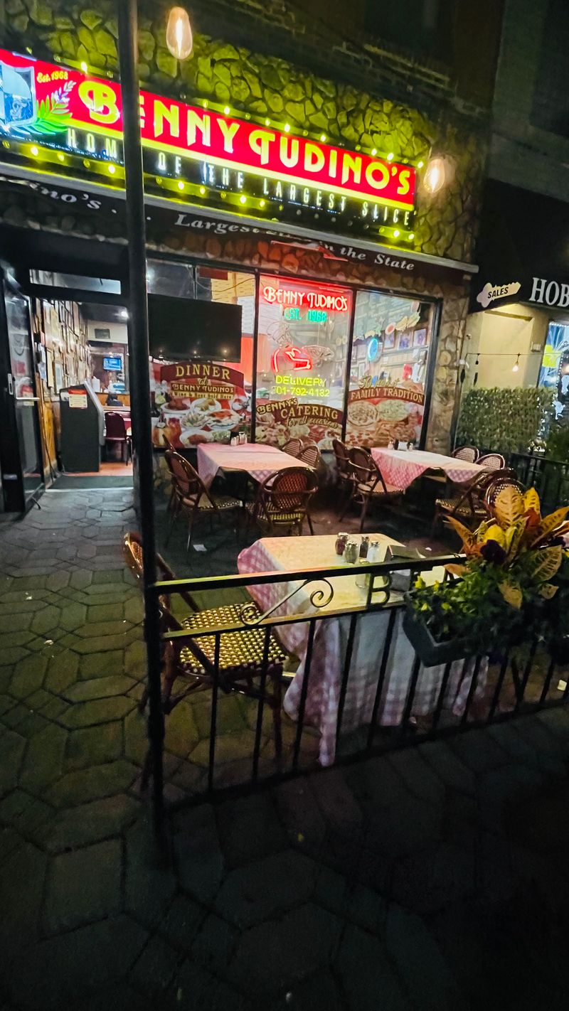 Convenient Hours That Catch Late-Night Cravings