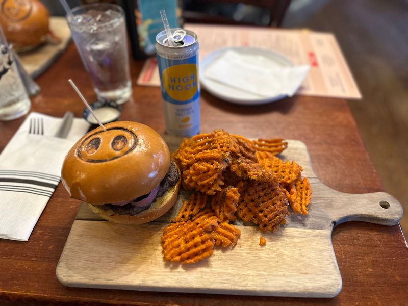 Local Dining That's Delicious and Budget-Friendly