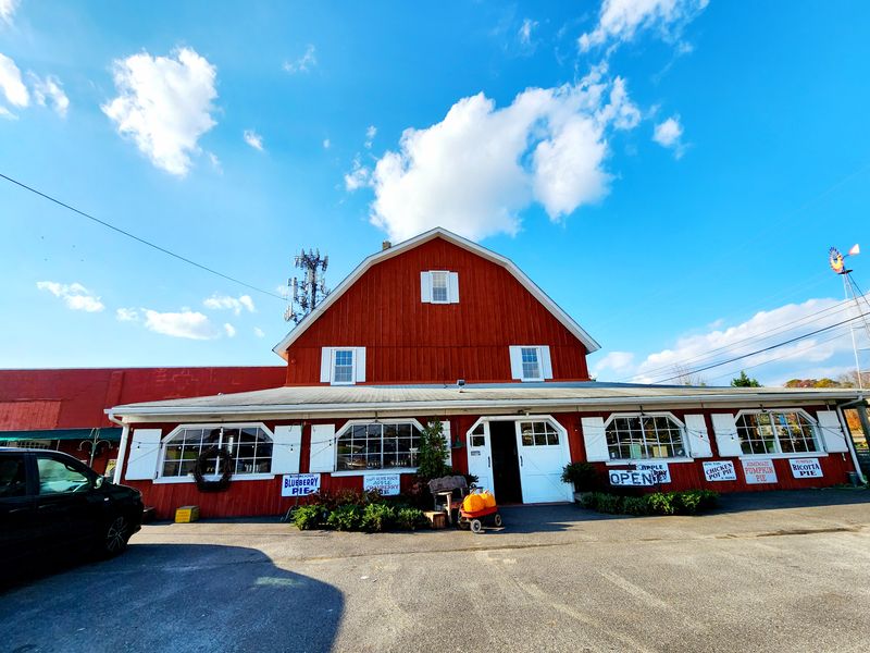 Penza's Pies at the Red Barn