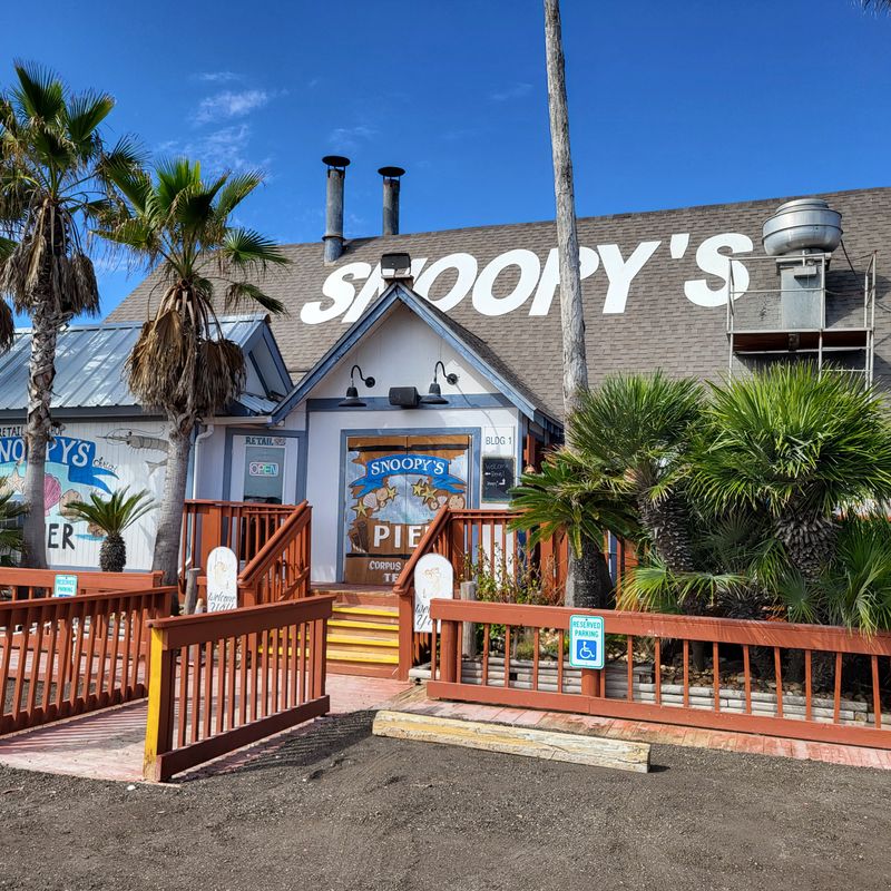 Snoopy's Pier, Texas
