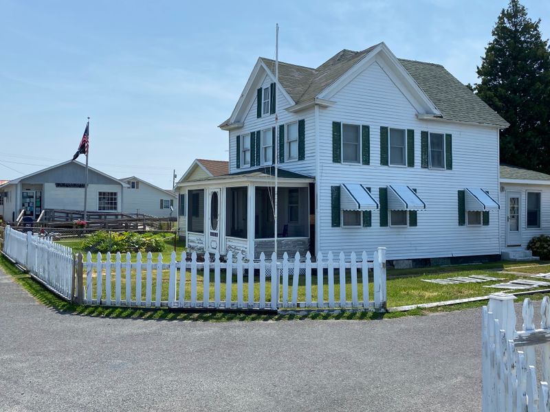Limited Overnight Accommodations Encourage Longer Stays