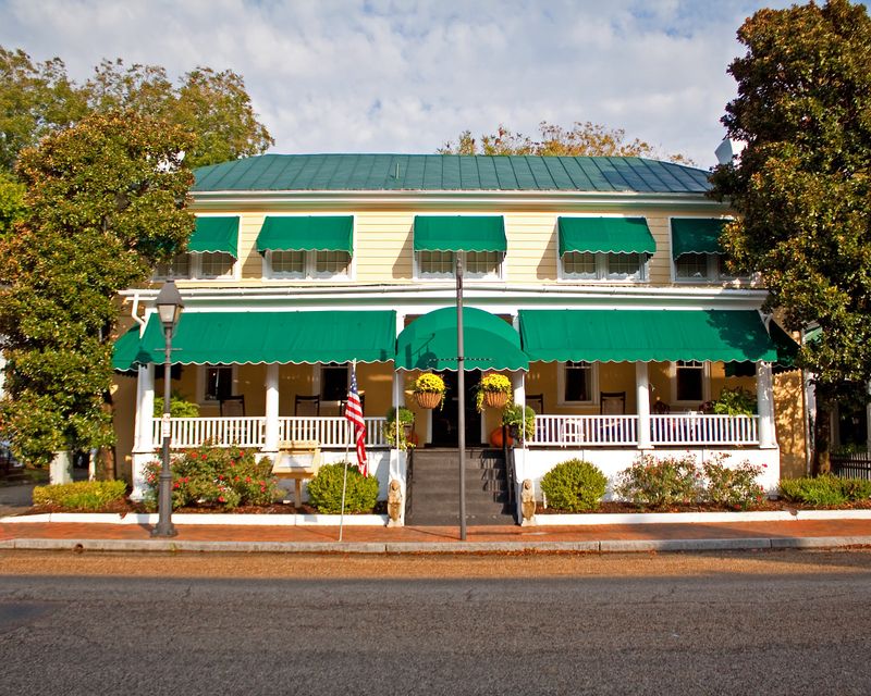 The Smithfield Inn Restaurant & Tavern, Smithfield