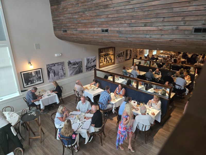 The Dress Code and Atmosphere That Strikes the Perfect Balance