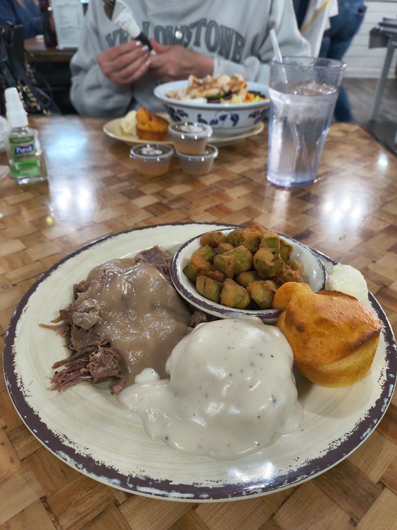 Mashed Potatoes and Cream Gravy