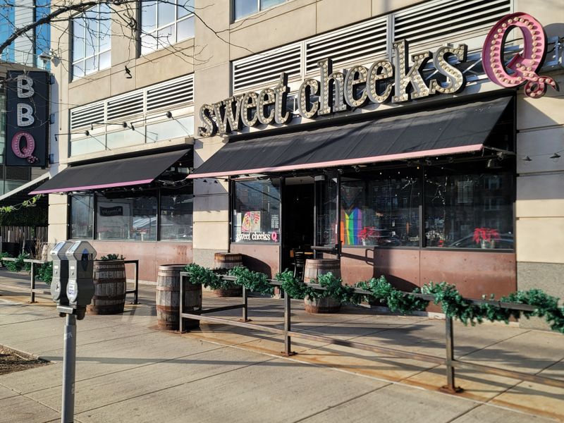 Sweet Cheeks Q, Boston