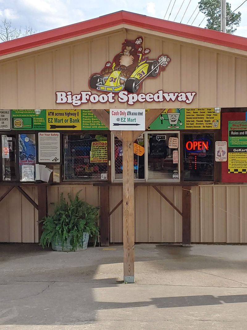 Cash-Only Policy Creates Unexpected Challenges for Modern Travelers