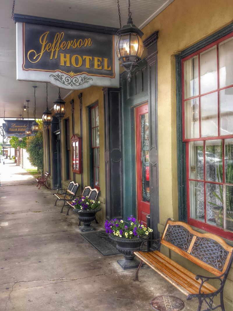 Jefferson's Haunted Hotel and Mysterious Deaths