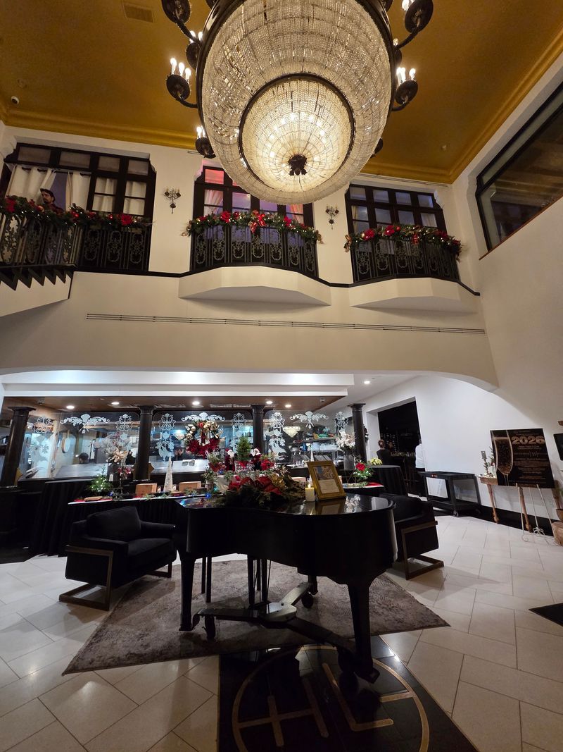 The Highlawn: Clifftop Castle with a God's Eye View