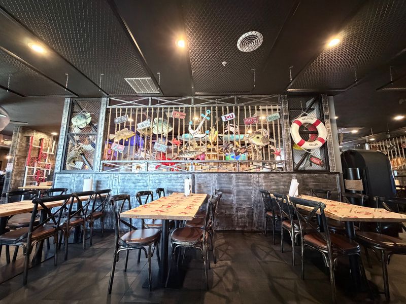 Mr. & Mrs. Crab Juicy Seafood & Bar, Taylorsville