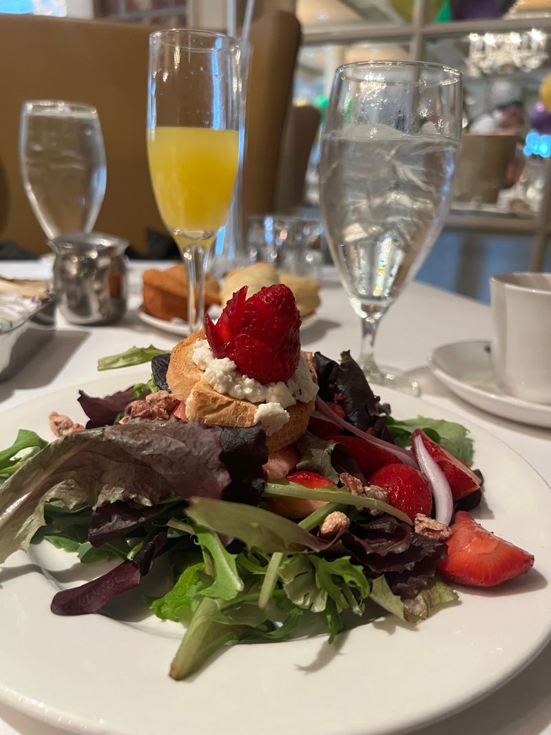 Weekend Brunch When the Restaurant Comes Alive