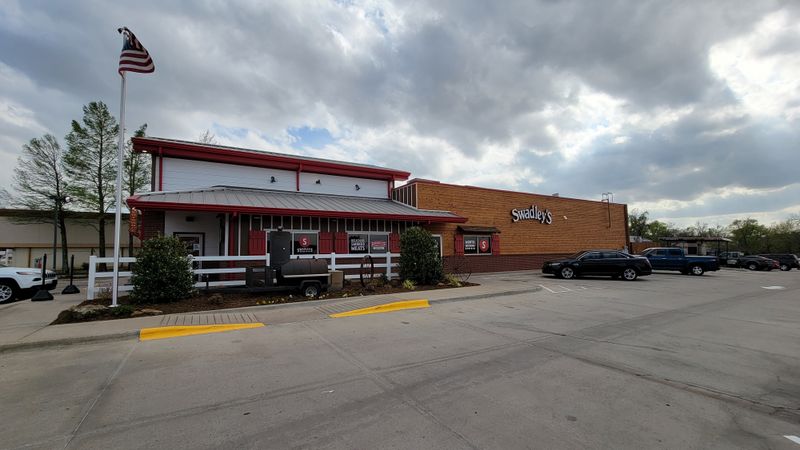 A Convenient Location Along Memorial Road