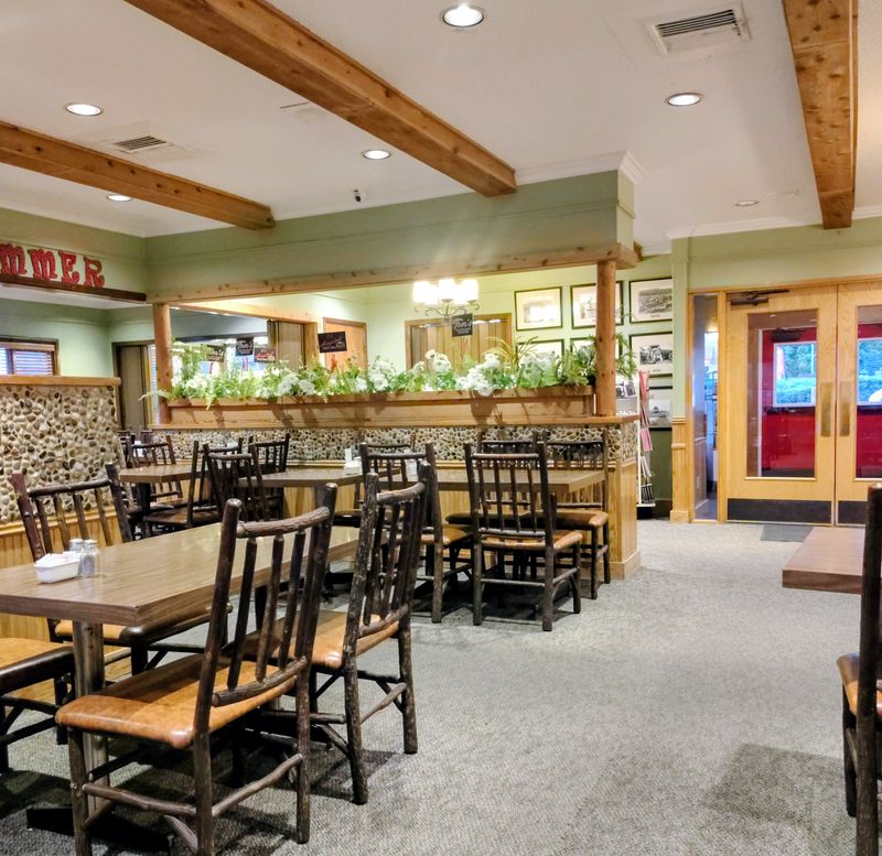 Cozy, Casual Atmosphere Perfect for Families