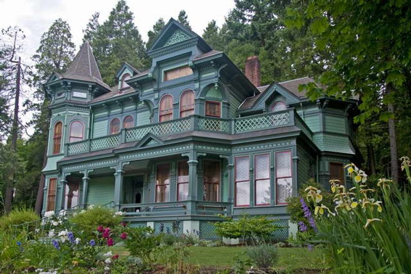 Shelton McMurphey Johnson House in Eugene