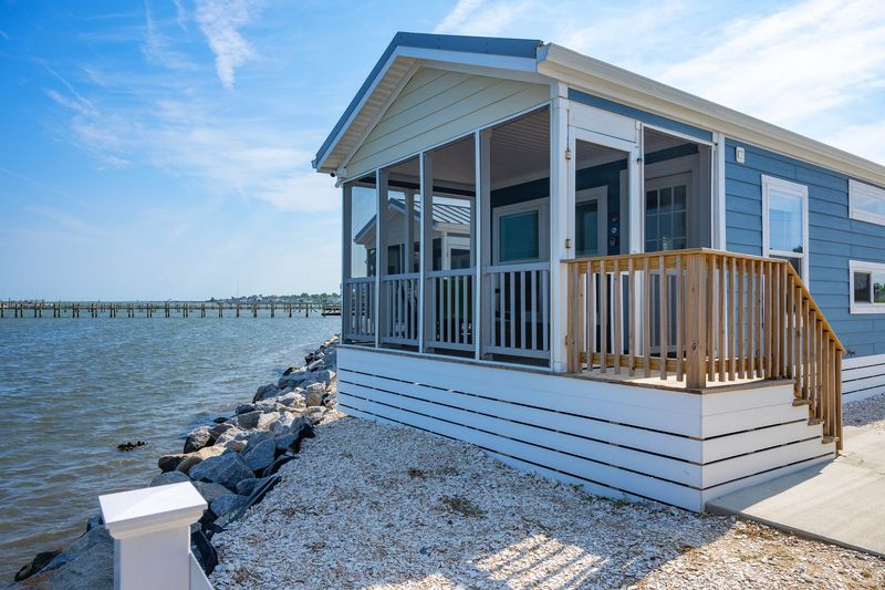 Chincoteague Island Bayside Bungalow