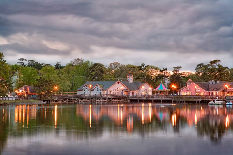 Tranquil Lake Views and Waterfront Scenery