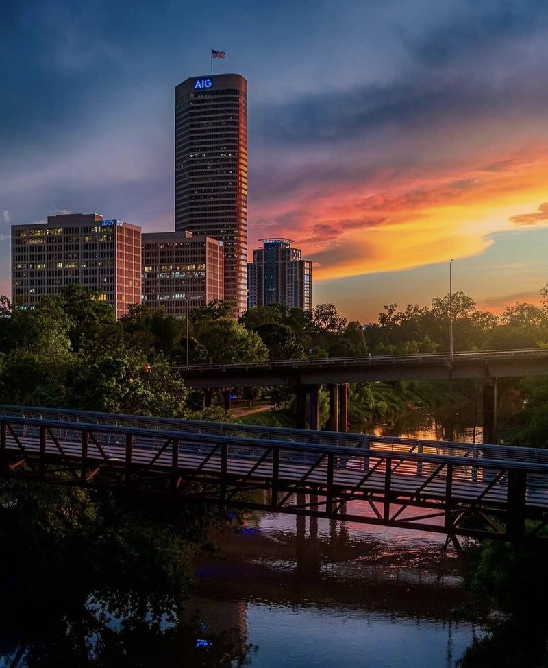 Big City Texans Have Seen It All Before