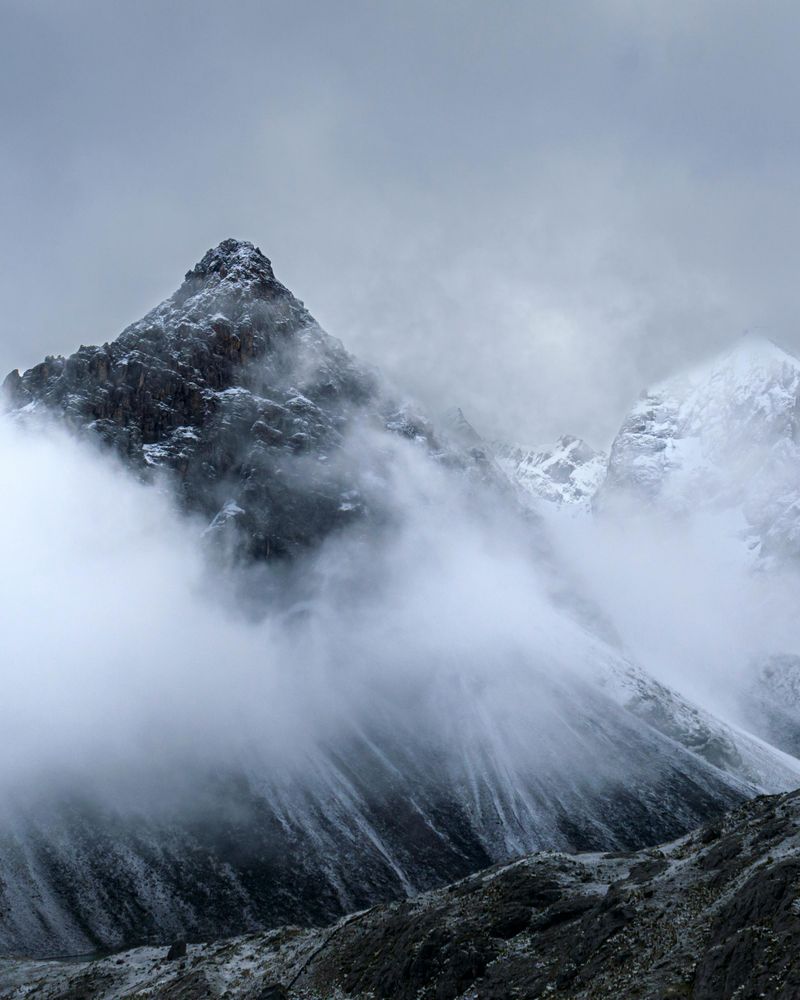 Elevation Makes Depth Perception Unreliable