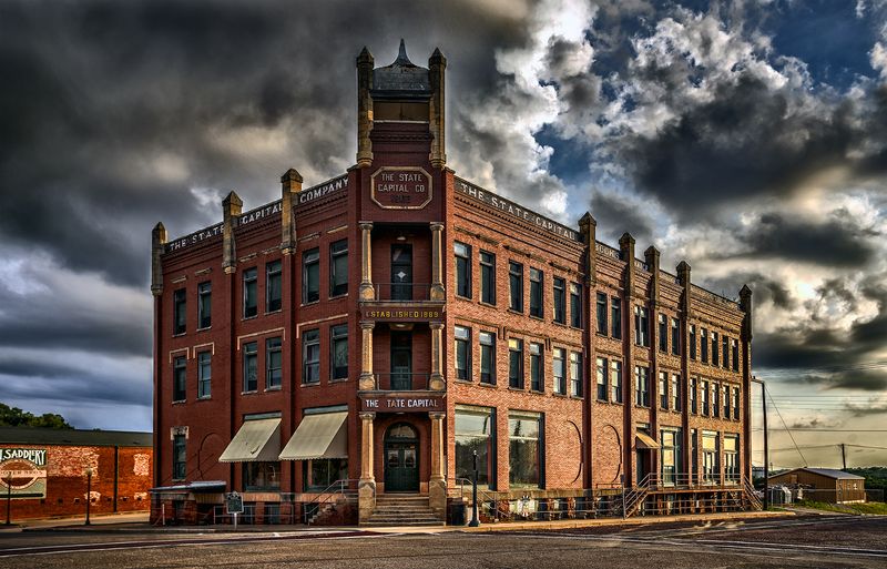 Guthrie: Victorian Elegance Frozen in Time