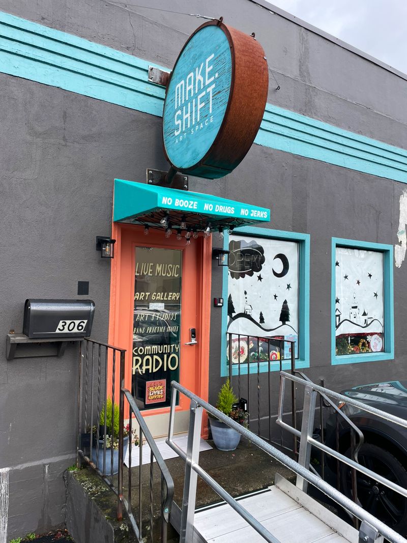 Make Shift Art Space