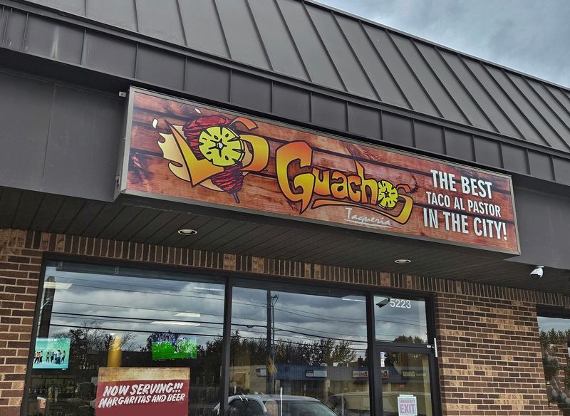 Los Guachos, Columbus