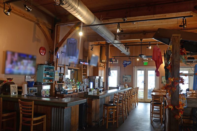 Cuz's Old Town Oyster Bar & Grill