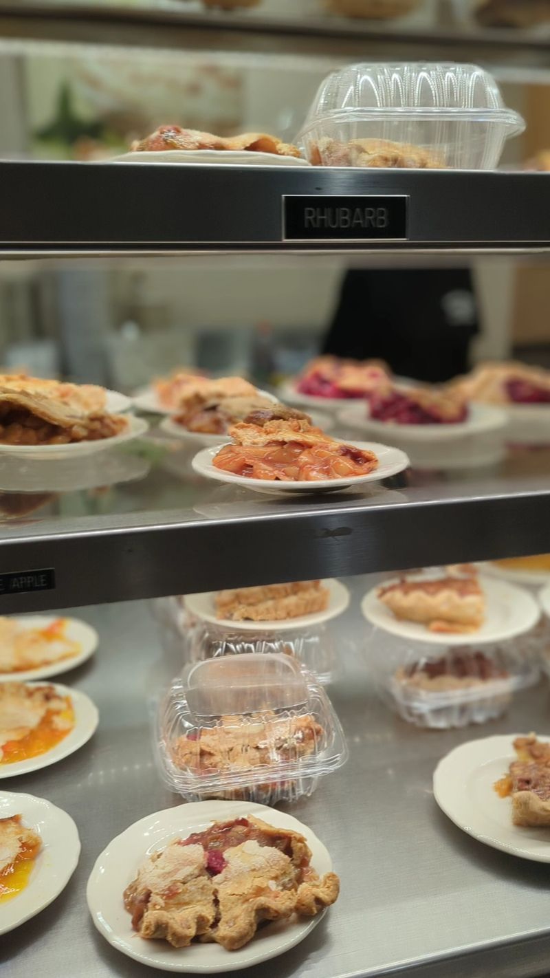 Gray Brothers Cafeteria: 555 S Indiana St, Mooresville, IN 46158