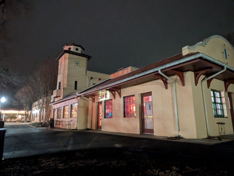 Why Locals Describe The Park Emotionally, Not Literally