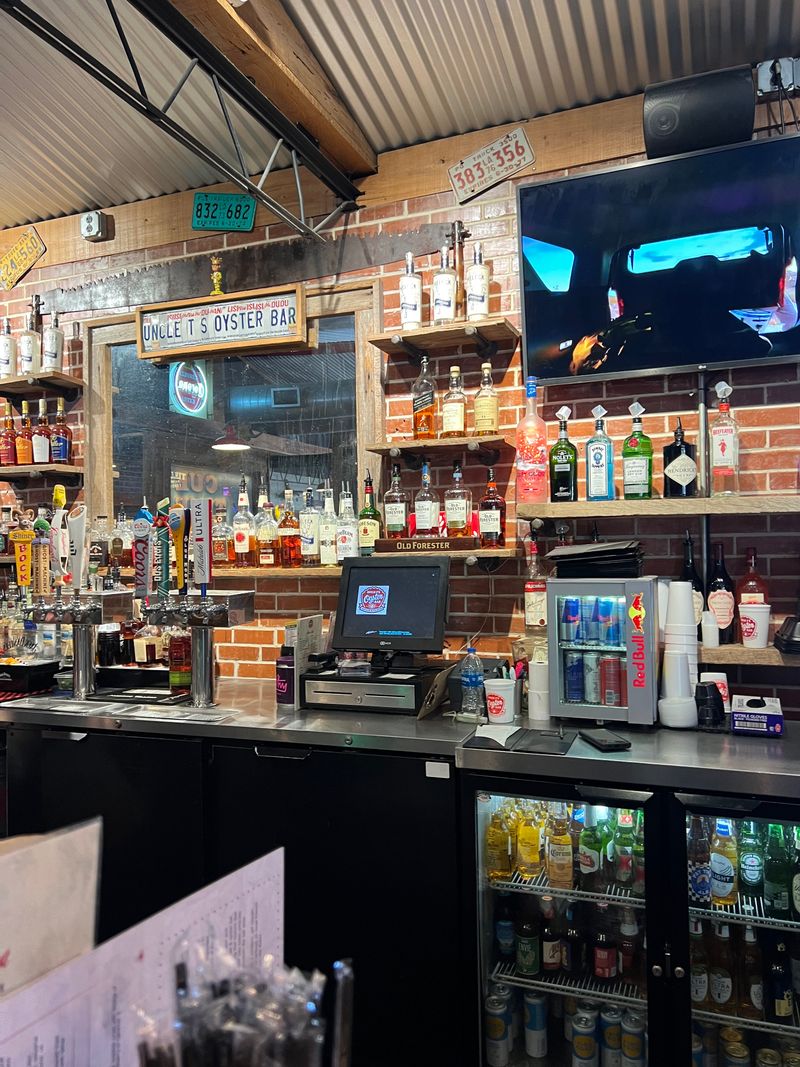 Uncle T’s Oyster Bar