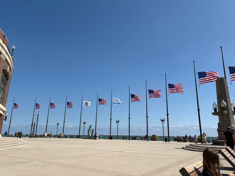 Why Visitors Notice Sound More When Crowds Leave