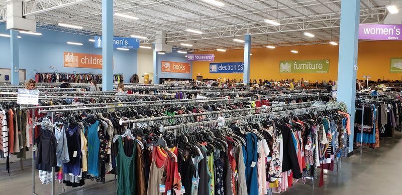 Vintage Finds And Designer Scores Do Actually Exist