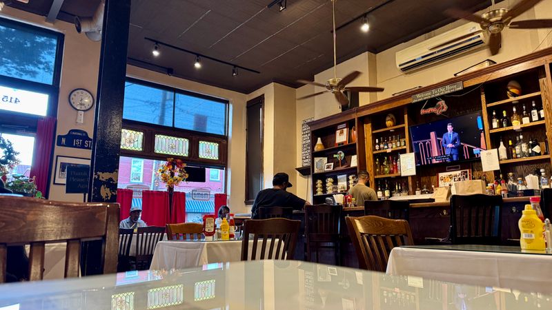 Mama J's Kitchen in Richmond