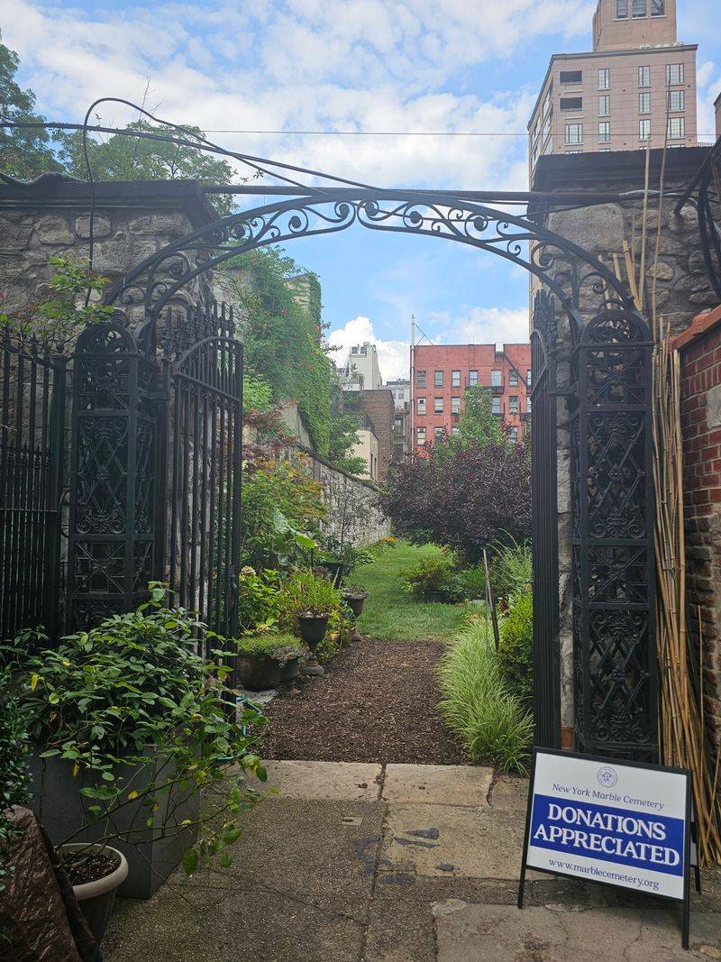 New York Marble Cemetery