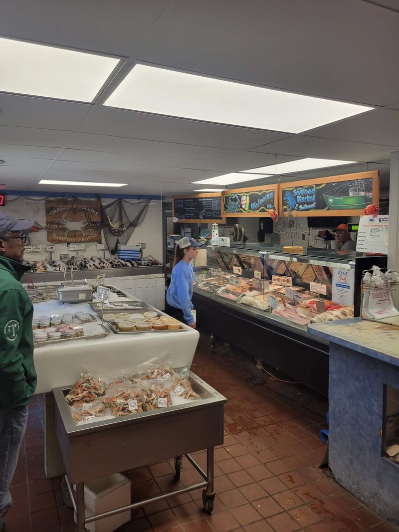 Graham & Rollins Hampton Seafood Market & Restaurant, Hampton