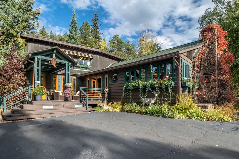 Highland Haven Creekside Inn, Evergreen