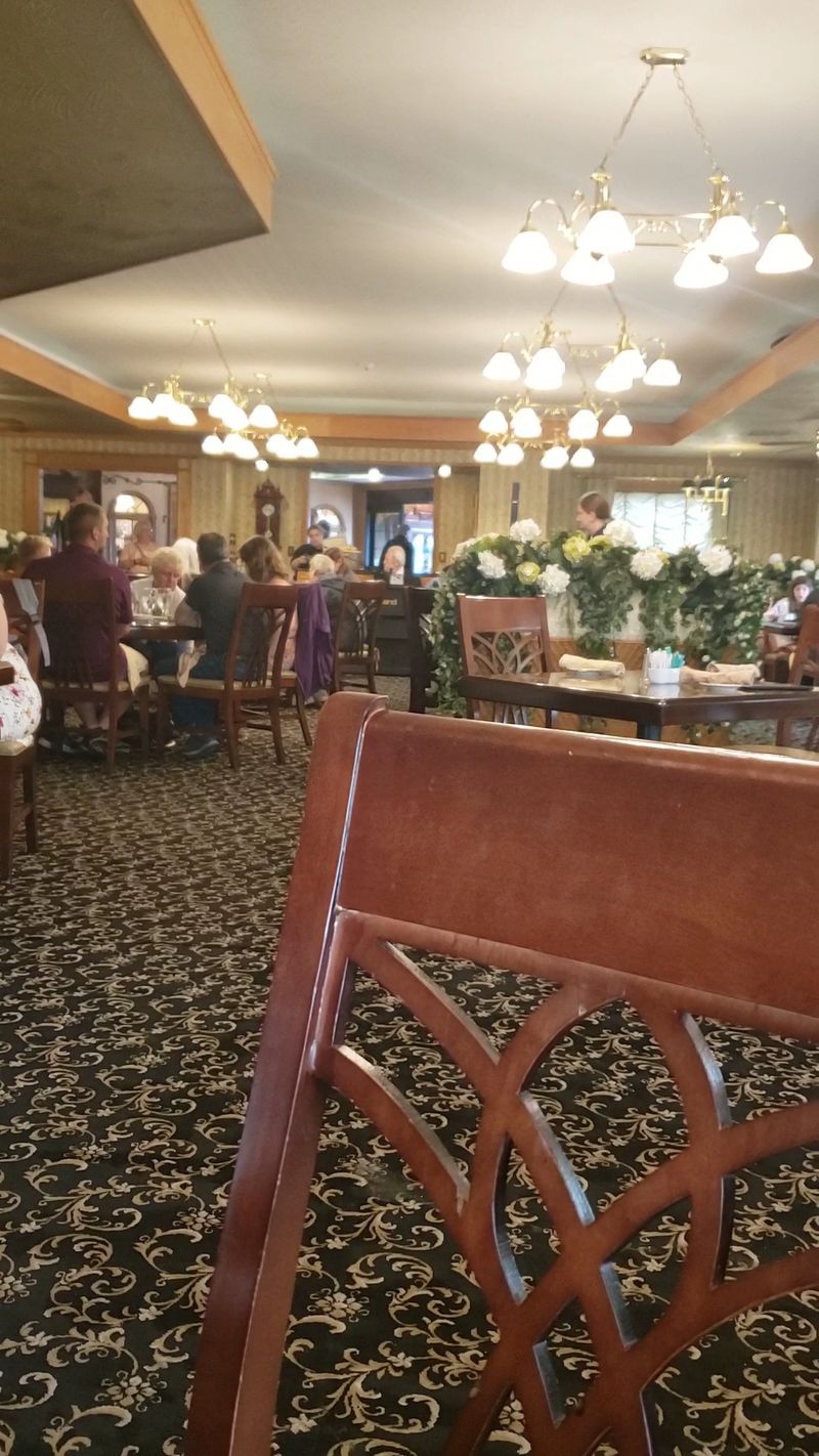 Huckleberry Inn Restaurant