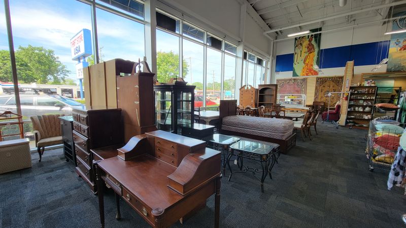 Furniture Finds That Furnish Dreams