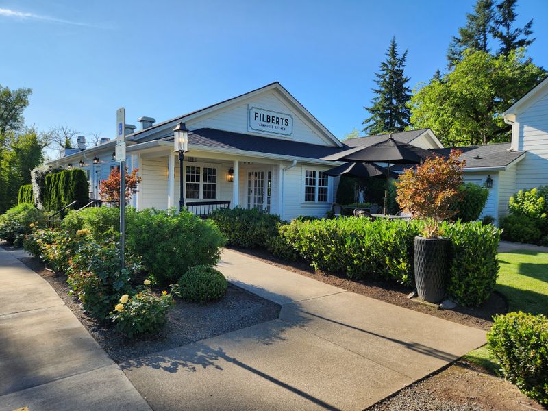 Filberts Farmhouse Kitchen (Aurora)