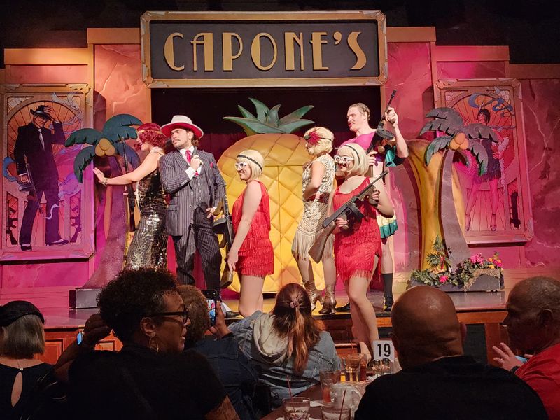 Capone’s Dinner & Show