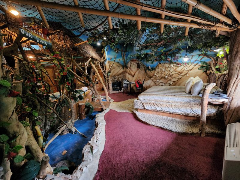 Fifteen Fantasy Rooms That Transport You Anywhere But New Jersey