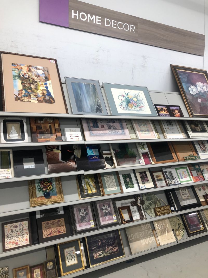 Eco-Friendly Shopping That Supports Sustainability and Community